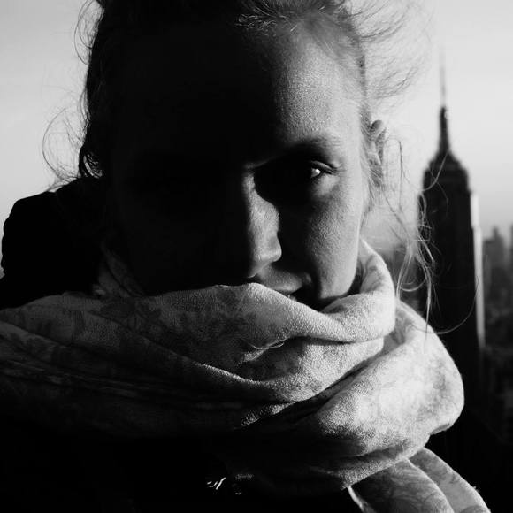 Meet your Posher, Iris - Picture 1 of 1